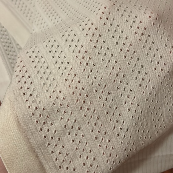 lululemon top - Picture 8 of 9